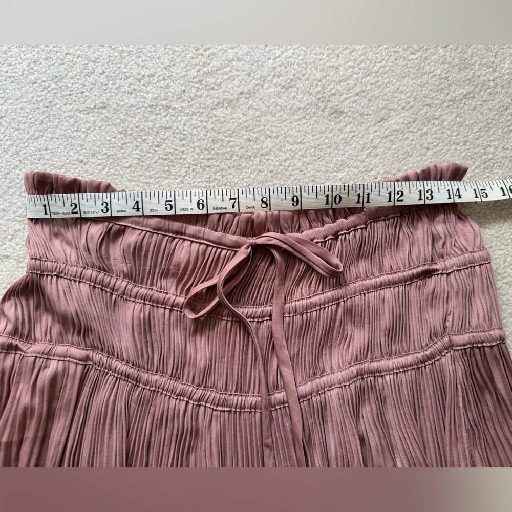 Pleated midi skirt by Vestique - Picture 3 of 7